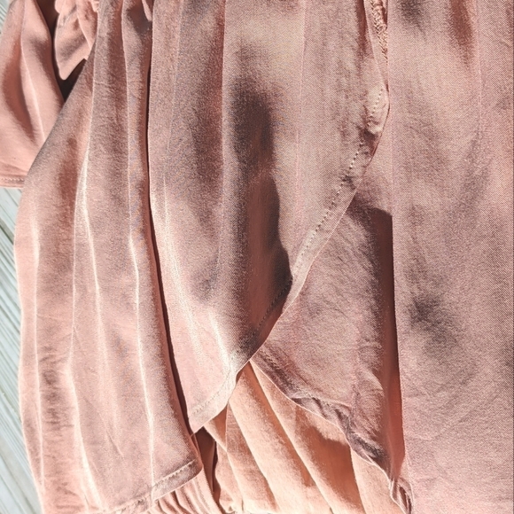 Romeo & Juliet Couture Flutter Sleeve Cut Out Romper in Peach Size Large - Picture 15 of 15